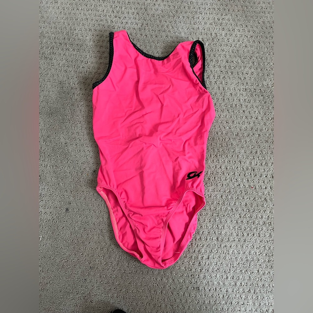 pink gk leo